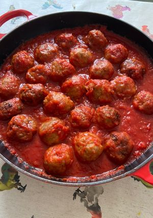 Una foto de Albóndigas con tomate