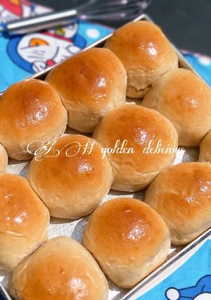 A picture of Homemade Dinner Rolls.