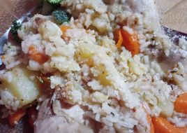 Revuelto de arroz, verdura y pollo