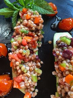 Una foto de Pepinos rellenos