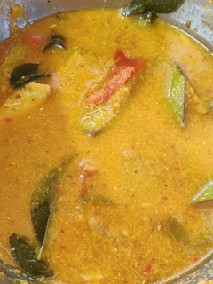 காரப்பொடி, நெத்திலி மீன் குழம்பு (Kaara podi nethili meen kulambu recipe in tamil) செய்முறை முக்கிய புகைப்படம்