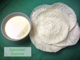 मलबारी अप्पम् विथ पोटॅटो स्टयू (appam with potato stew recipe in marathi)