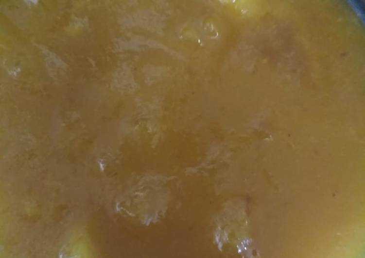 Pineapple and apple chutney