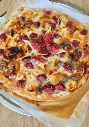 Une photo de Pizza figue gorgonzola