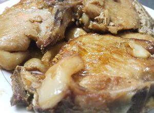 Hình của món Sườn cốt lếch rim mặn.