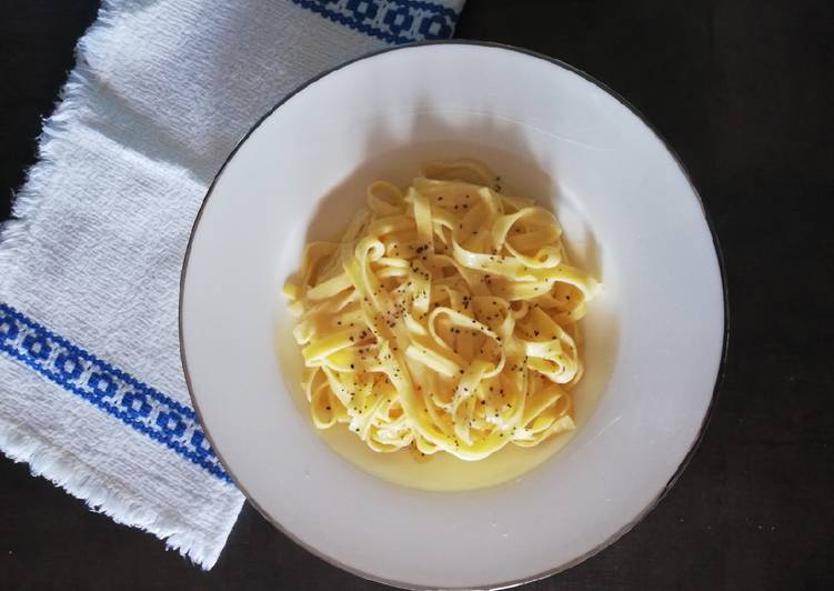 Recetta di Veloce Tagliatelle al profumo di limone