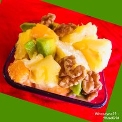 A picture of Whosayna’s Fruit and Nut Custard Cream.