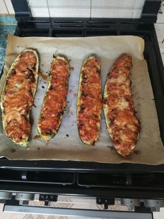 Töltött cukkini ladikok hús nélkül recept fotója