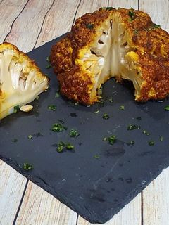 Una foto de Coliflor asada con especias