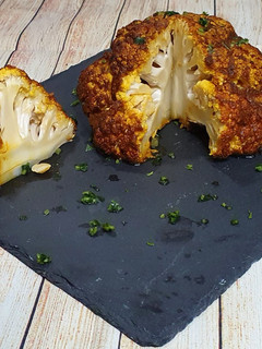 Una foto de Coliflor asada con especias