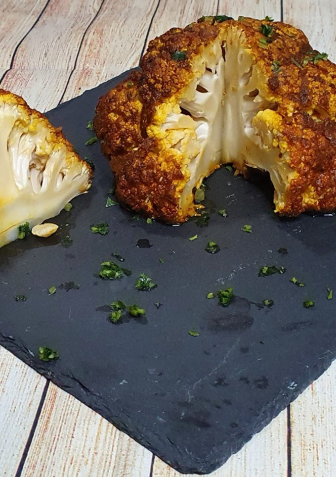 Una foto de Coliflor asada con especias