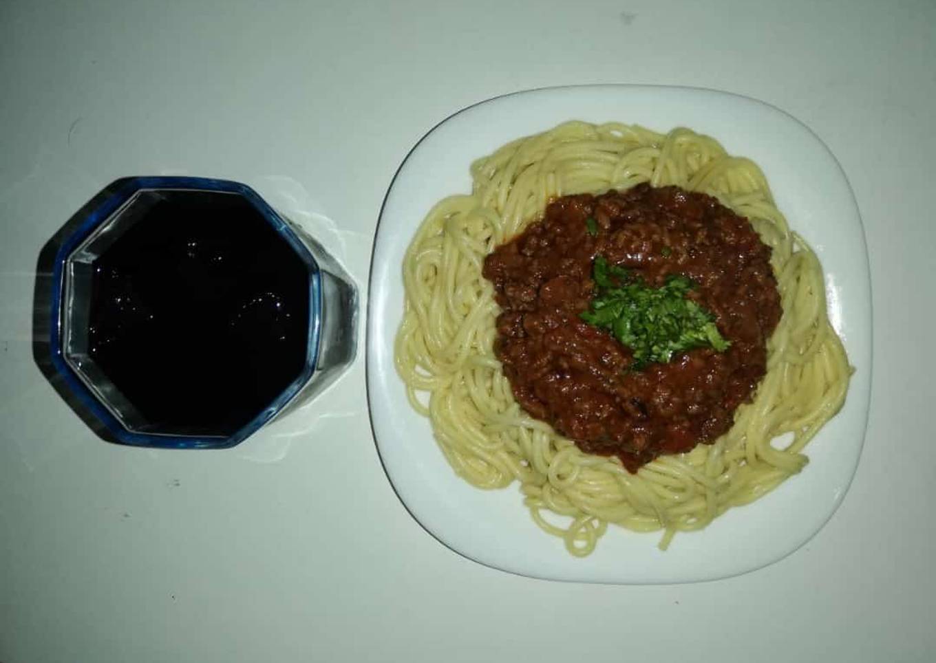 Pasta con salsa de carne