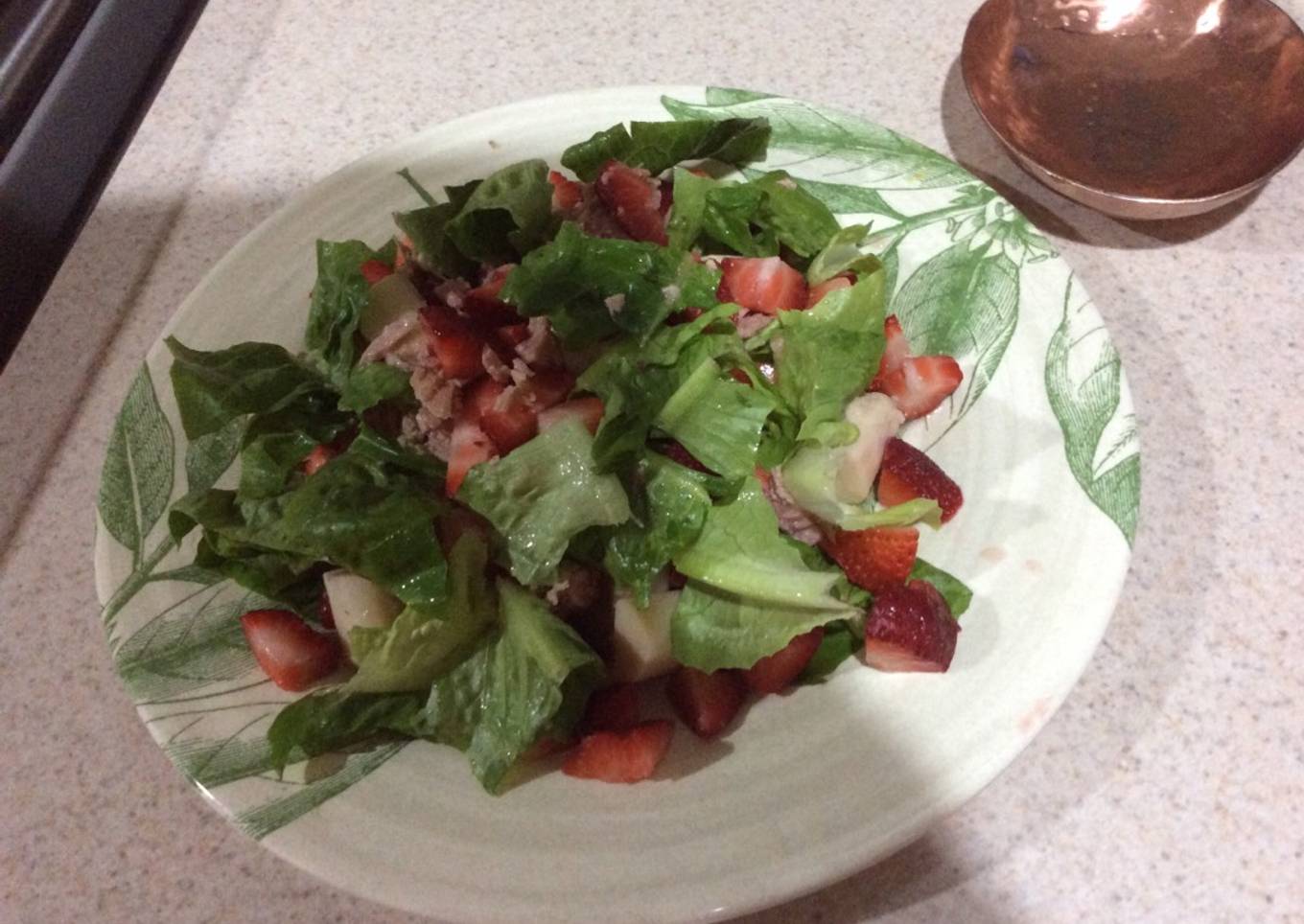Ensalada de atún con fresas