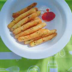 รูปของ Stik kentang keju
