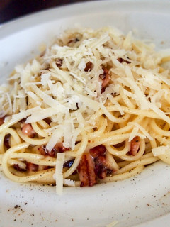 Una foto de Spaguetti alla carbonara sin nata