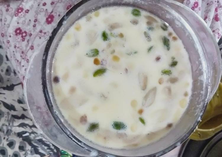 Homemade sheer khurma