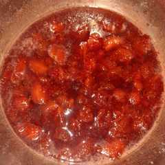 รูปของ Selai / Saus Strawberry Krenyes
