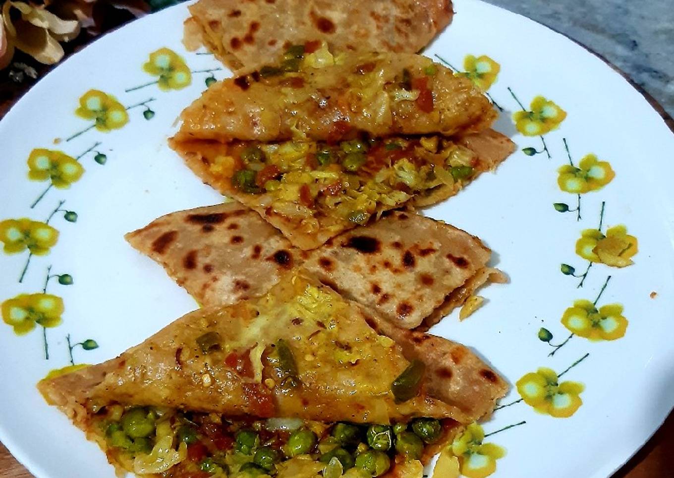 Pizza Paratha (without onion & garlic)