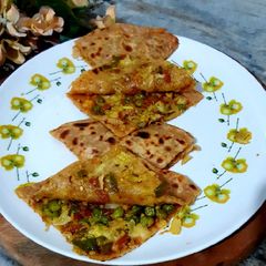 A picture of Pizza Paratha (without onion & garlic).