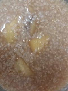 Una foto de Quinoa con frutas