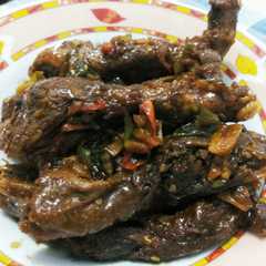 Endas-Gulu Ayam Kecap Pedas রেসিপির প্রধান ছবি