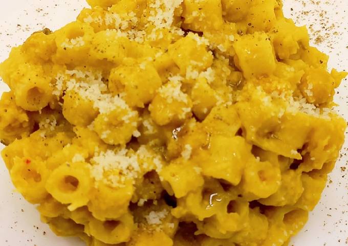 Guida passo passo a Preparare Premiato Pasta cremosa con ceci, zucca e porcini