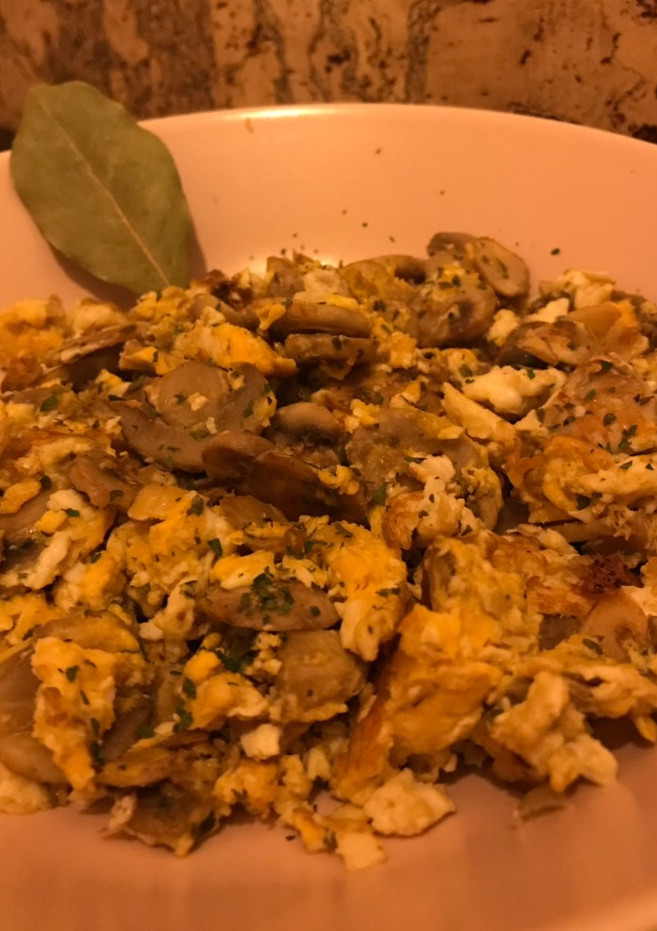 Una foto de Revuelto de champiñones al curry 🍄