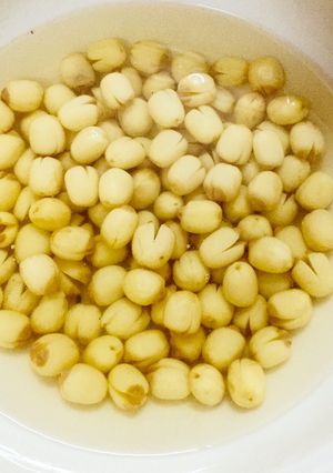 Hình của món Chè hạt sen nấu bằng lò viba.