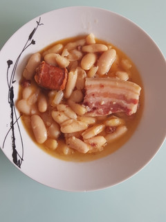 Una foto de Fabada Asturiana
