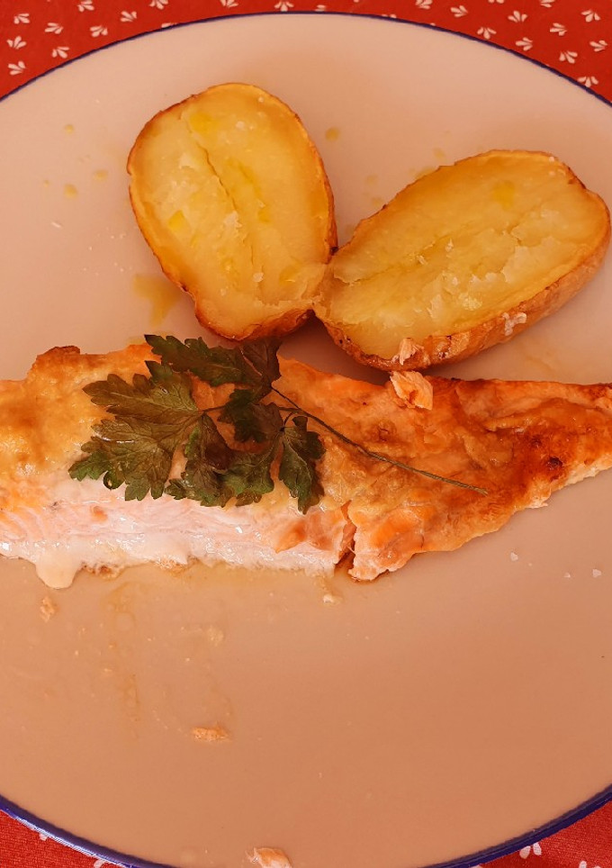 Una foto de Salmón al miso, jengibre y tahini. ¡Al poder!