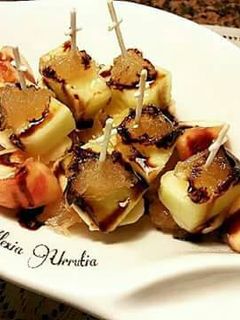 Una foto de Bocaditos de frutas con cabello de ángel