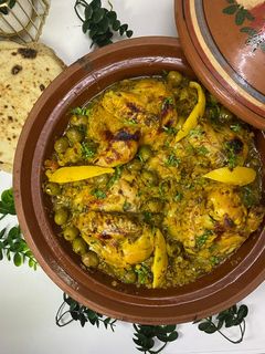 صورة لوصفة طاجن دجاج مغربي بالزيتون الاخضر 🌱