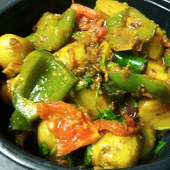 A picture of Aloo capsicum ki sabzi.