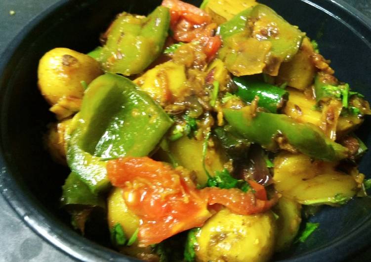 Easiest Way to Prepare Any-night-of-the-week Aloo capsicum ki sabzi