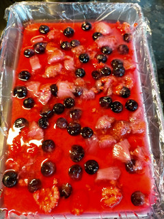 Una foto de Tarta de queso con frutas del bosque