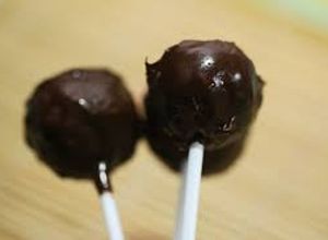 Una foto de Como hace cake pops con galletas
