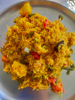 झटपट वेज पुलाव (jhatpat veg pulao recipe in Hindi) रेसिपी मुख्य फोटो