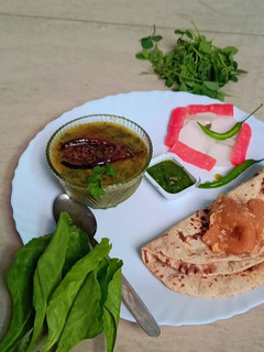 मेथी पालक मूंग दाल (Methi palak moong dal recipe in Hindi) रेसिपी मुख्य फोटो