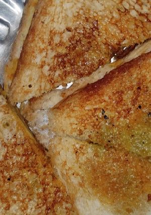 A picture of Gobhi ki sabji ke Sandwiches.