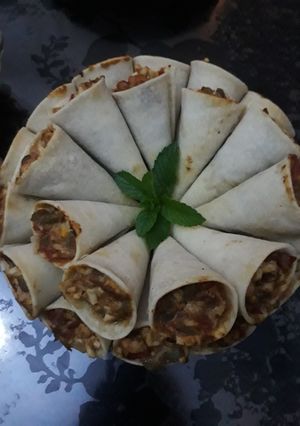 صورة لوصفة كورنيات بخبز التورتيا بحشوة لذيذة