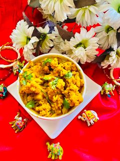 আলু ফুলকপির রসা (Aalu Fulkopir Rasa recipe in Bengali) রেসিপির প্রধান ছবি