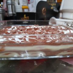 A picture of Chocolate eclair dessert.