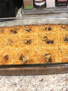 Kókuszos/joghurtos búzadarás süteményEgyiptomból (Basbousa) recept fotója