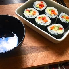 A picture of #Vegan Sushi! 🍣🍙.