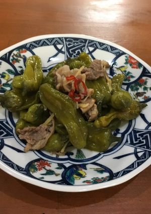 Una foto de Guiso de pimientos de padrón