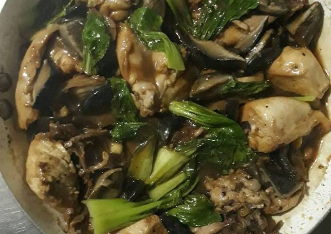 Simple Way to Make Ultimate Korean bbq Chicken with Shiitake mushrooms