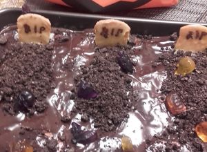 Una foto de Pastel cementerio de chocolate Halloween