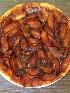 Una foto de Tarta tatin de pomes, peres o maduixes🍏🍐🍓