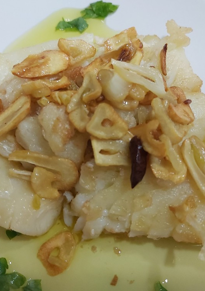 Una foto de Bacalao al pil pil 🌶🌶