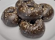Una foto de bagels con levadura fresca